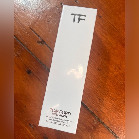 Tom Ford NEW Research Intensive Treatment Lotion serum 5 FL 150 ML